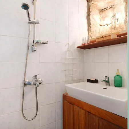 Sira Stonehouse Lll Holiday home *