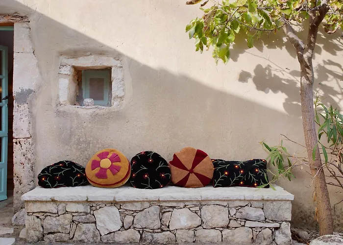 בית נופש Sira Stonehouse Lll