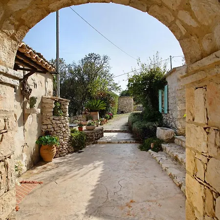 Sira Stonehouse Lll Tatil Evi Volímai